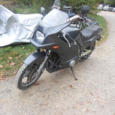 Suzuki GSX 750s Katana