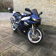 Yamaha R1