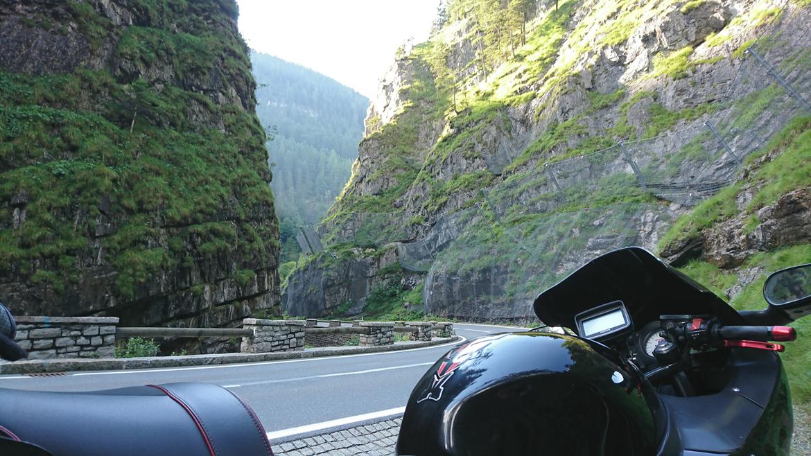 Honda CBR 1100 XX SuperBlackbird solgt billede 16