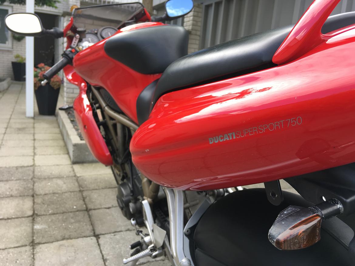 Ducati 750 SuperSport ie nuda billede 7