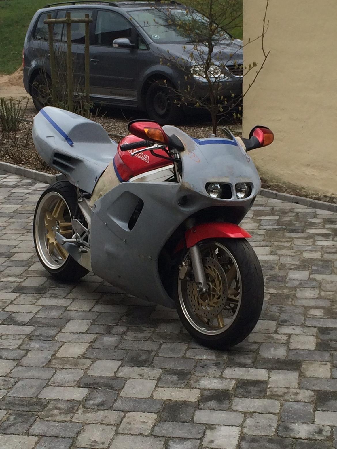 Honda NR750 Replica - nu hjælper det billede 9