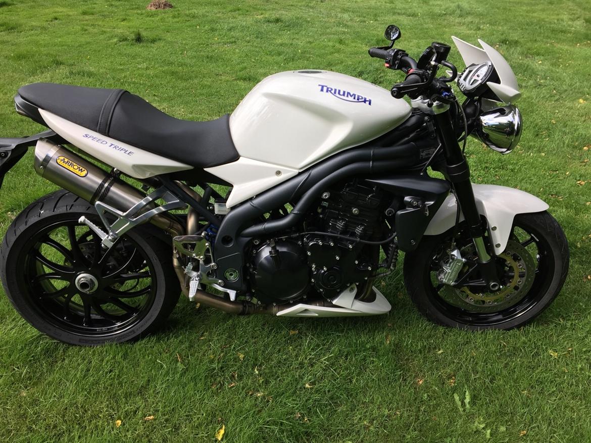 Triumph Speed Triple 1050 (solgt) billede 2
