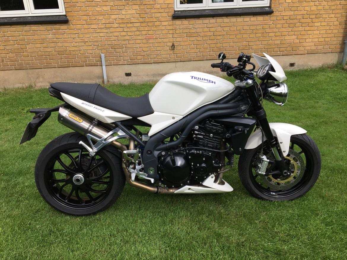 Triumph Speed Triple 1050 (solgt) billede 10
