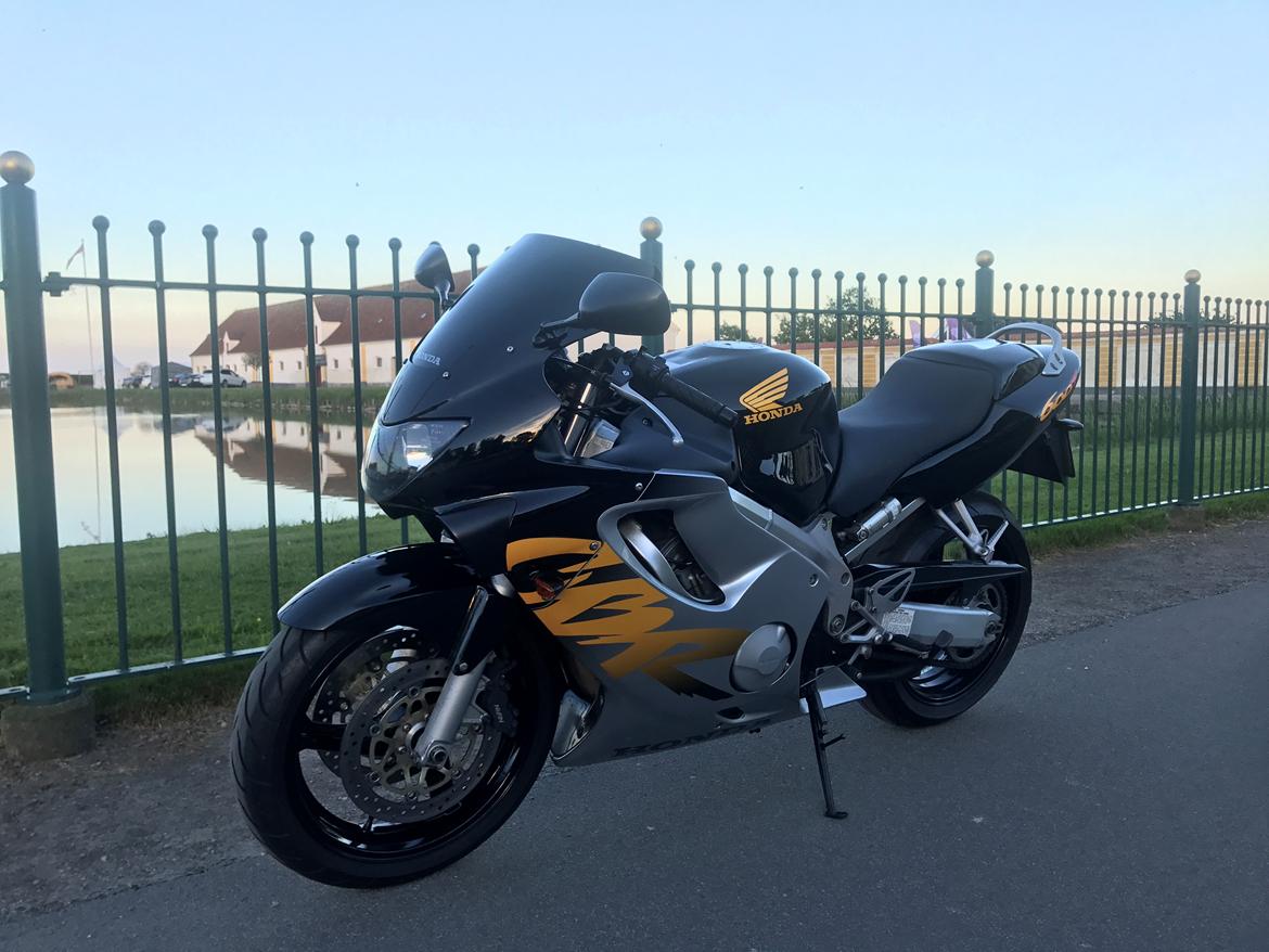 Honda CBR 600 F4 billede 9