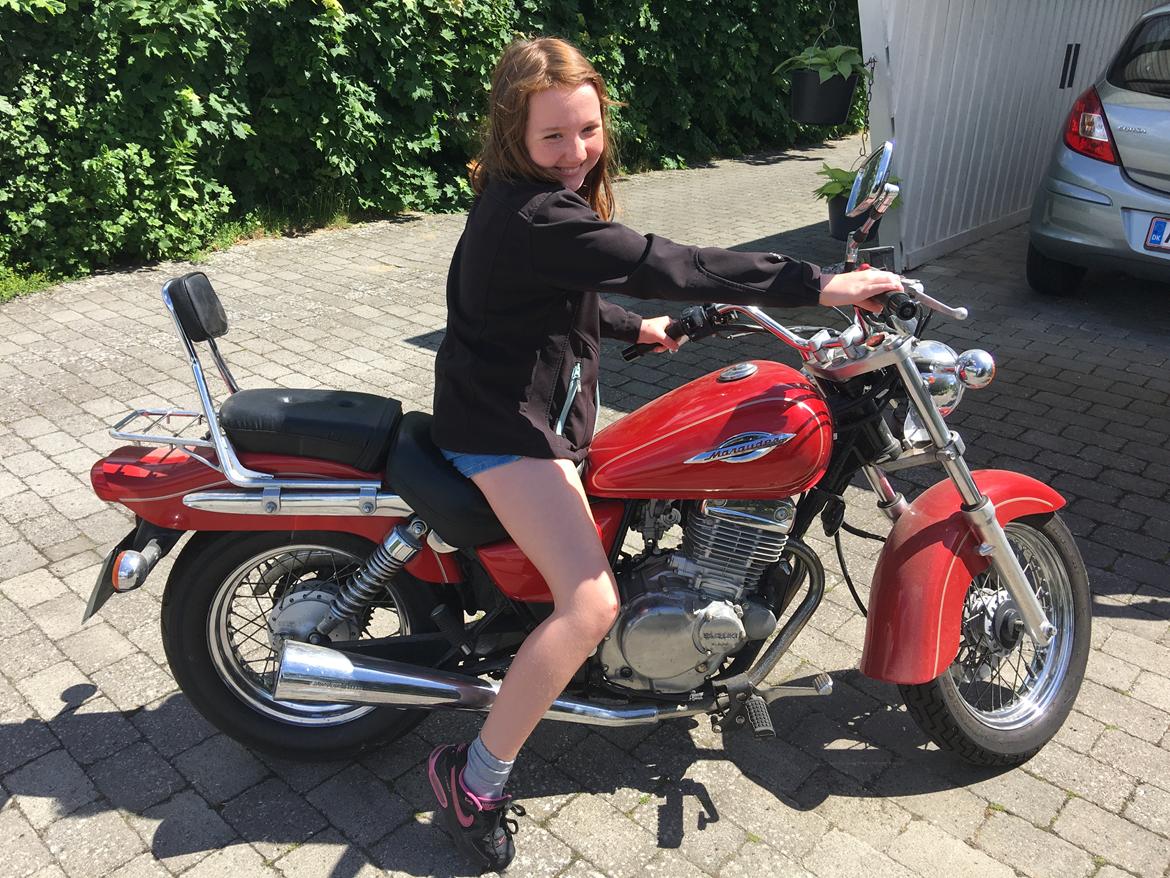 Suzuki GZ 250 Marauder  - Min datter vil også gerne ha´ en når hun bli´r gammel nok :D  billede 7