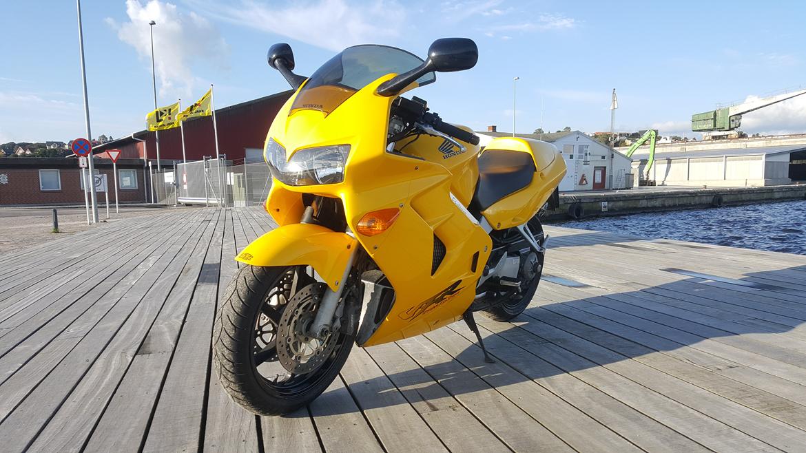 Honda VFR 800 FI billede 3