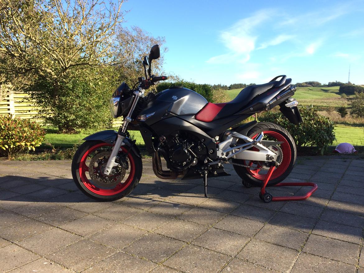 Suzuki GSR 600 A billede 4