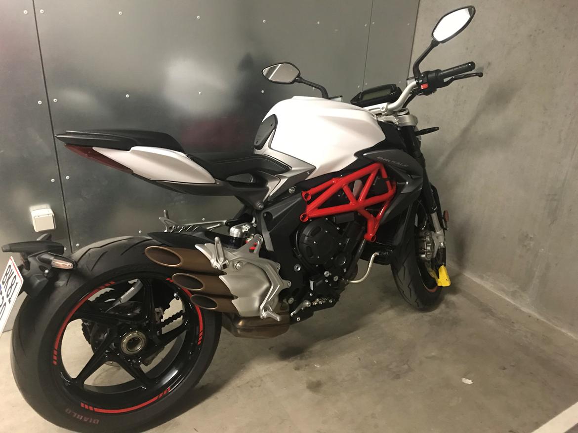 MV Agusta Brutale 800 billede 4