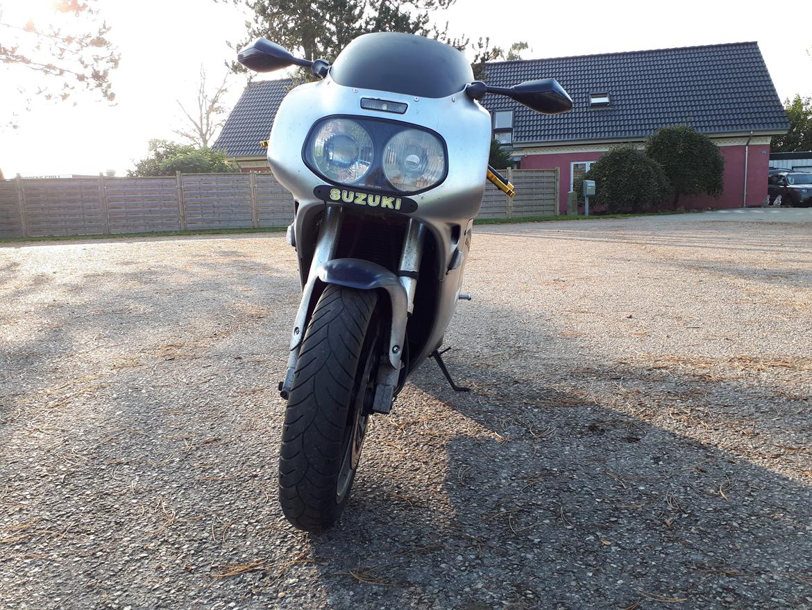 Suzuki GSXR 750 (SOLGT) billede 4