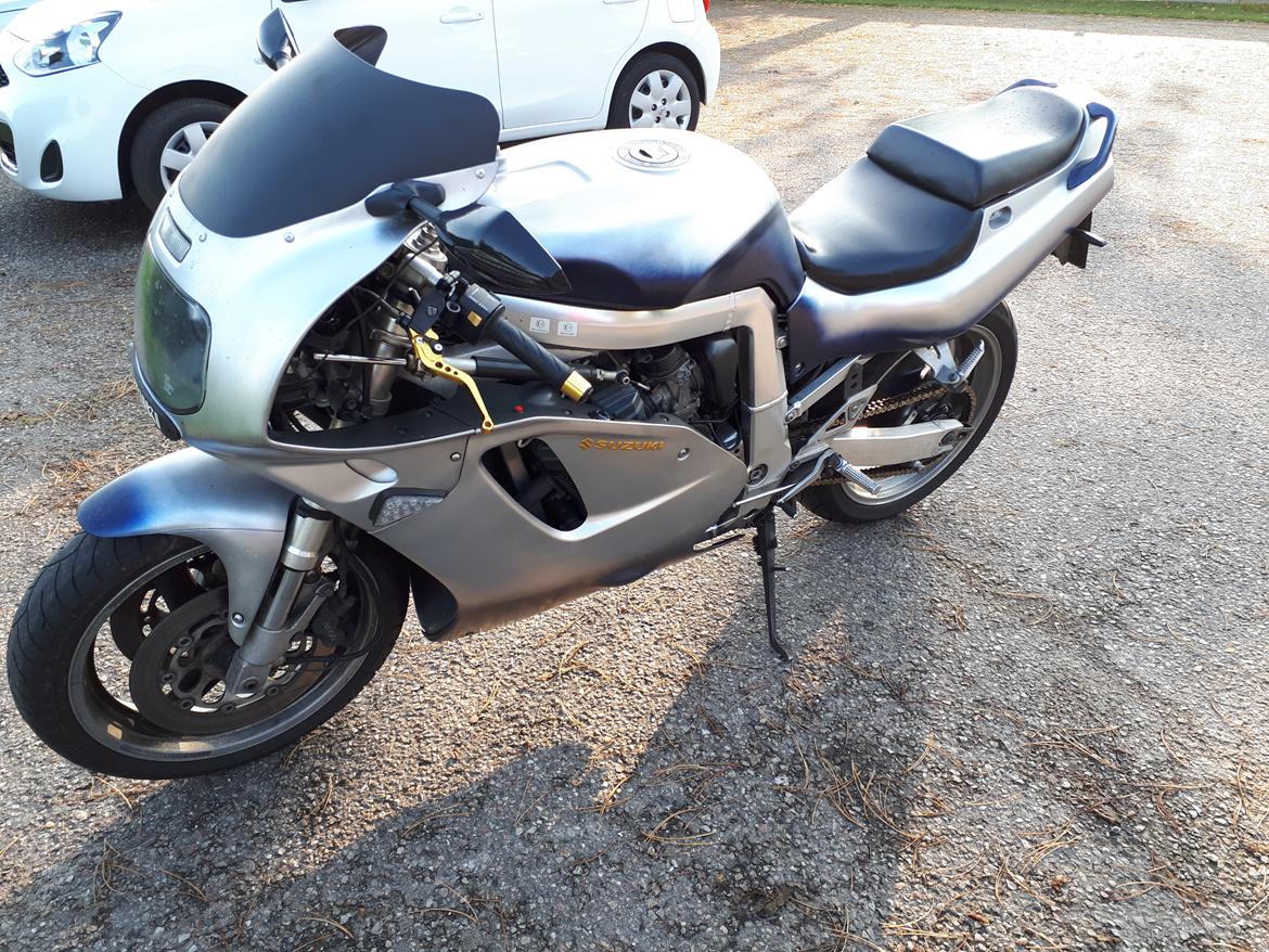 Suzuki GSXR 750 (SOLGT) billede 5