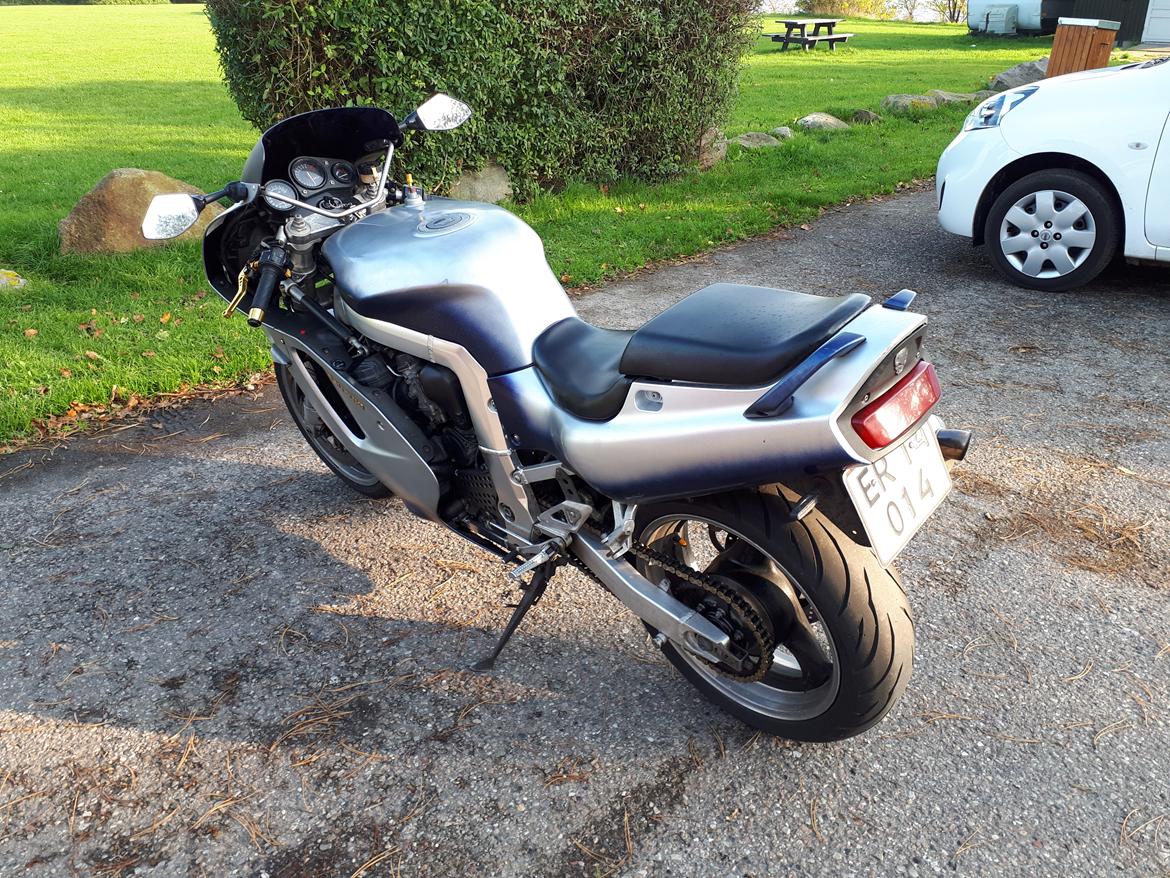 Suzuki GSXR 750 (SOLGT) billede 3