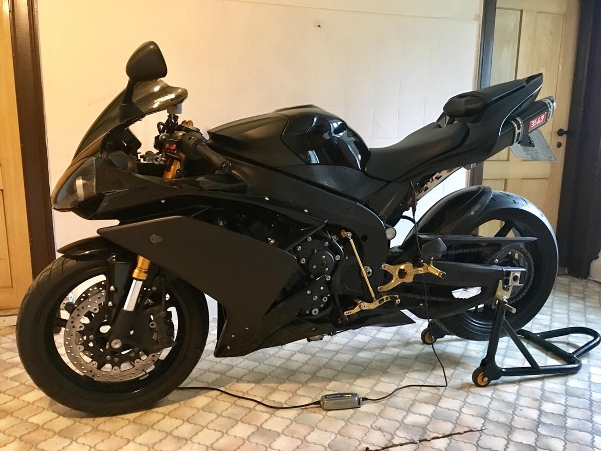 Yamaha YZF R1 billede 2