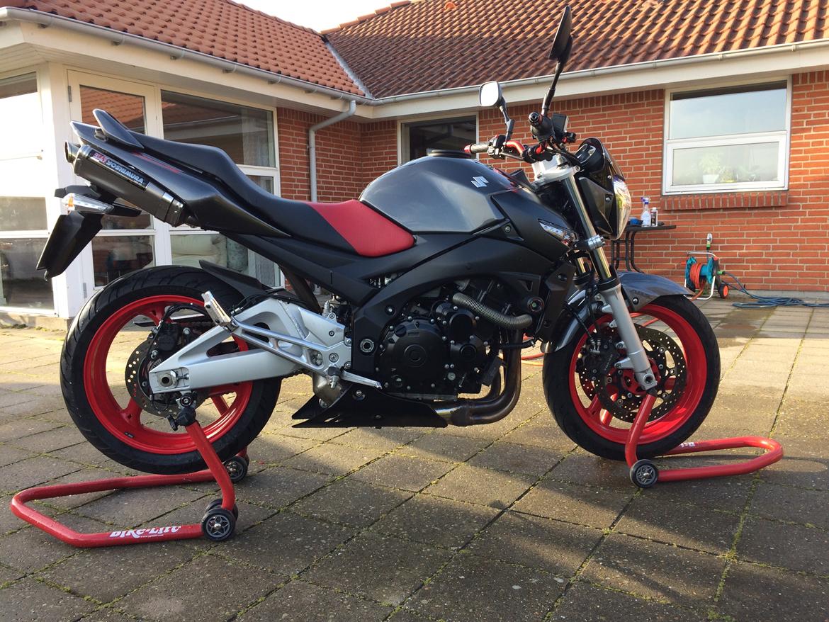 Suzuki GSR 600 A billede 2