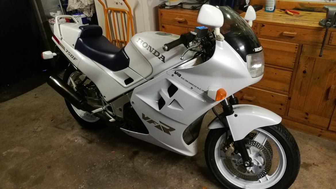 Honda ( SOLGT ) VFR 750 RC24 billede 1