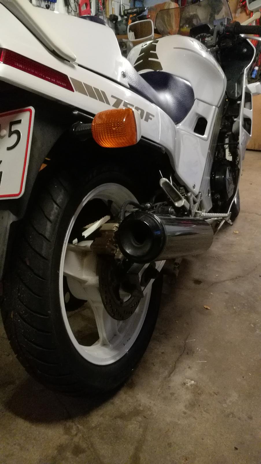 Honda ( SOLGT ) VFR 750 RC24 billede 3