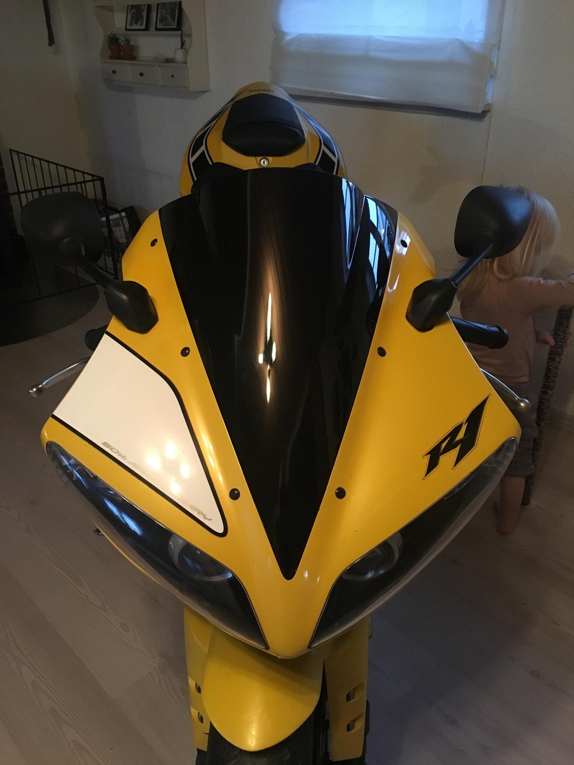 Yamaha R1 SOLGT billede 2