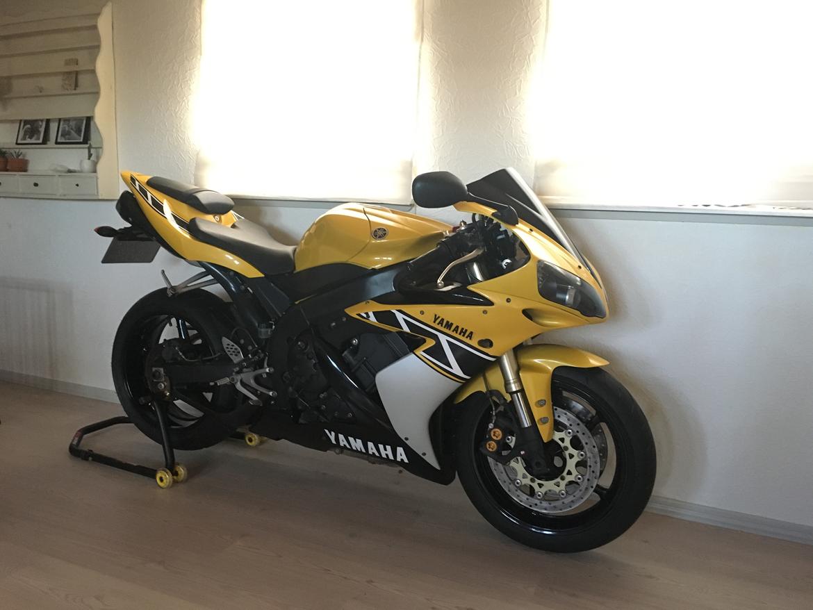 Yamaha R1 SOLGT billede 3