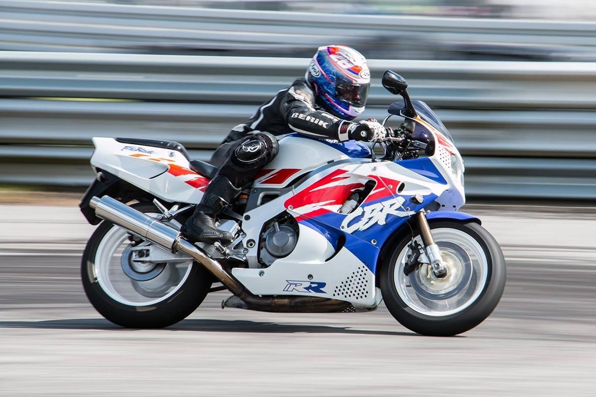 Honda CBR 900 RR Fireblade SC 28 billede 6