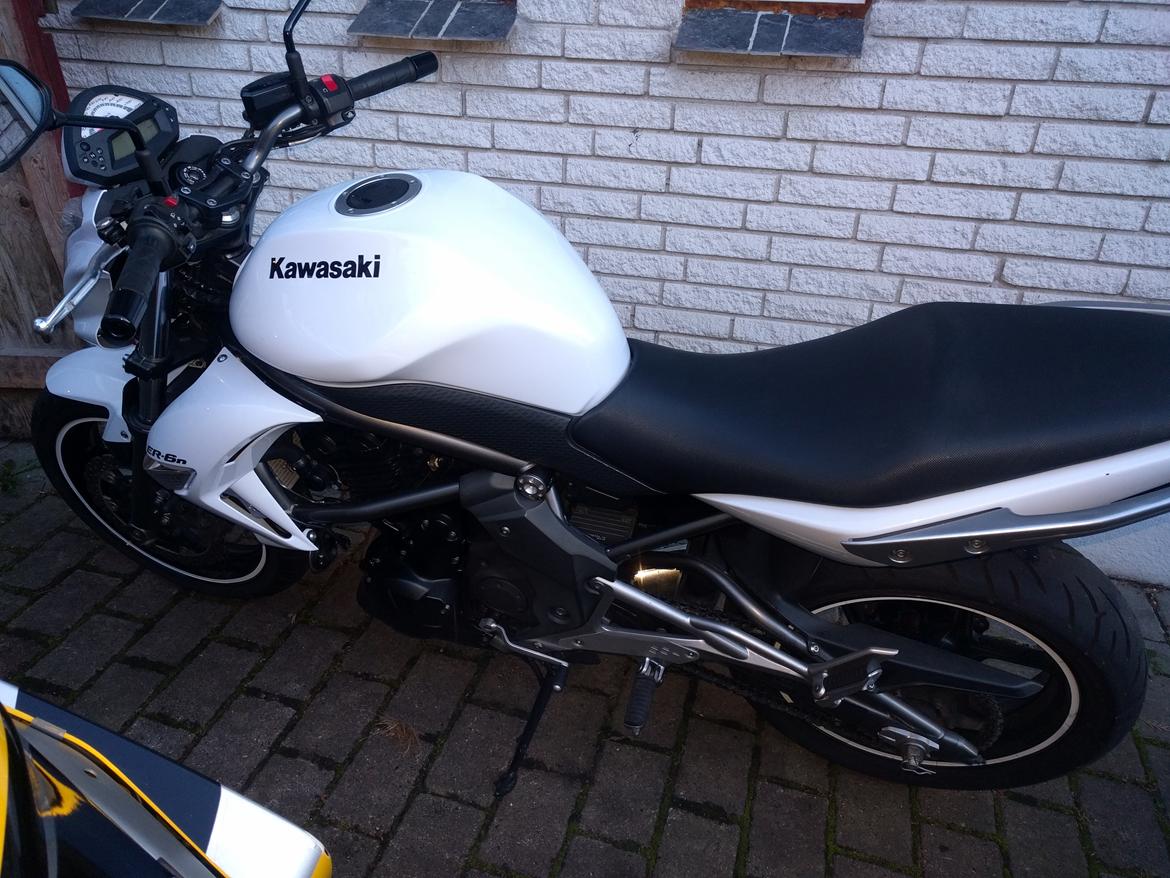 Kawasaki ER-6N SOLGT billede 5