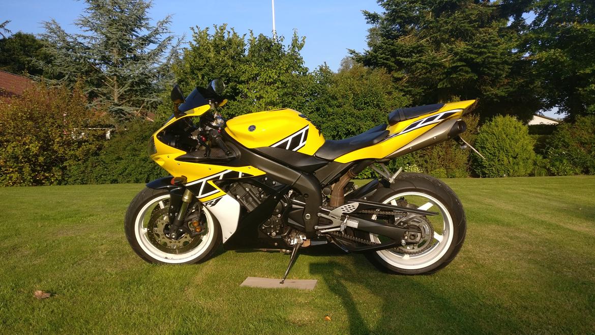 Yamaha Yzf R1 billede 1