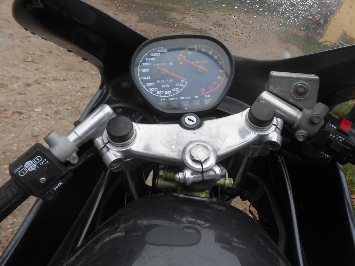 Suzuki GSX 750s Katana billede 4