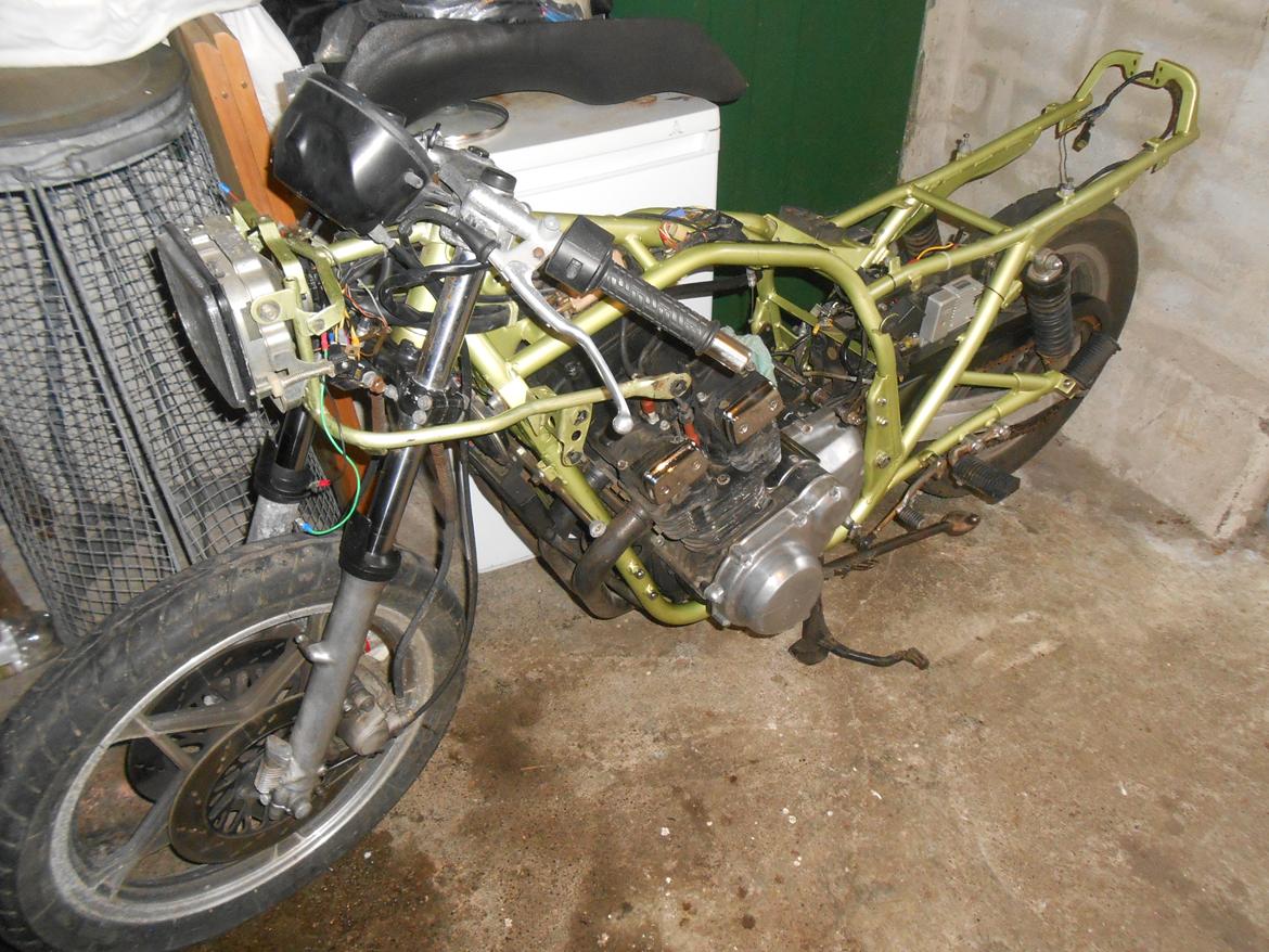 Suzuki GSX 750s Katana billede 8