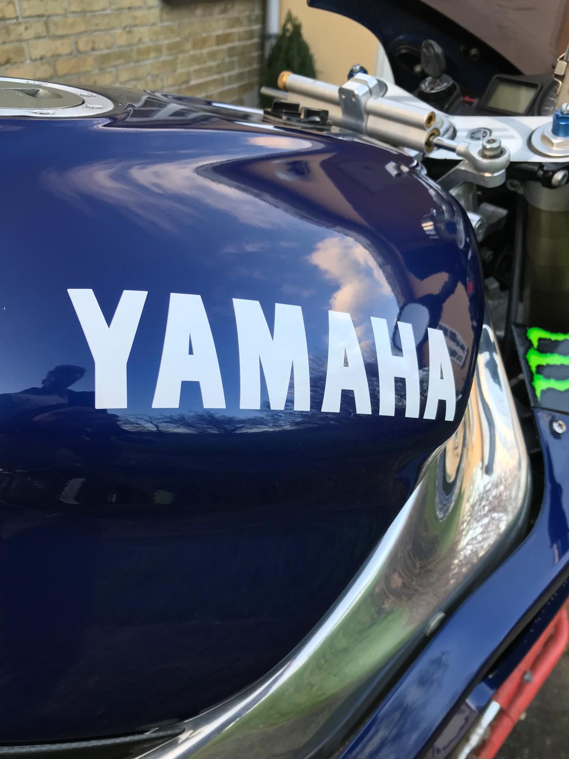 Yamaha R1 billede 6