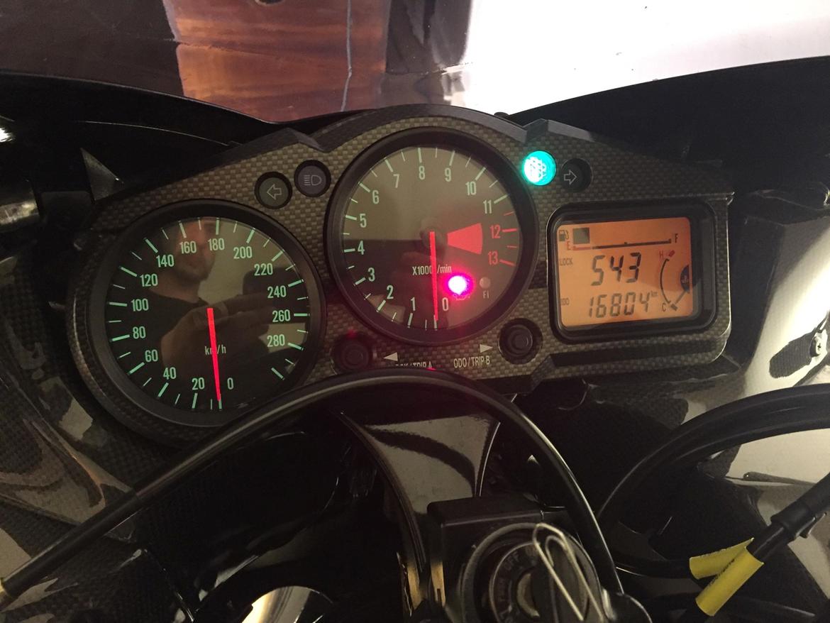 Kawasaki ZX12R billede 10