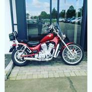 Suzuki Intruder VS800