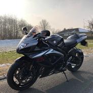 Suzuki GSXR 750 K7