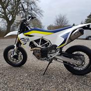 Husqvarna 701 Supermoto