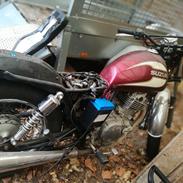 Suzuki TU250