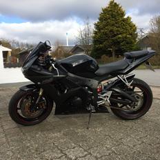 Yamaha R6