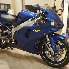 Yamaha YZF R1