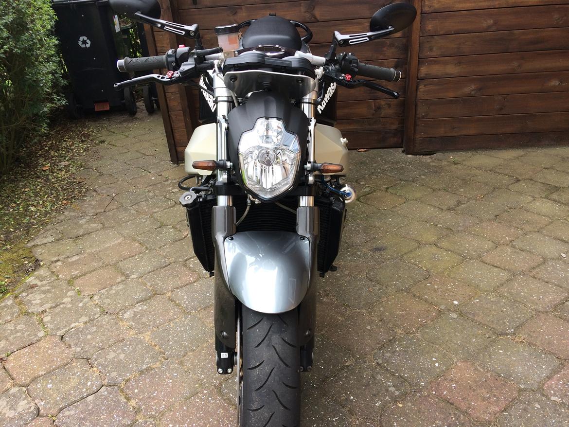 Kawasaki ZX9R billede 5
