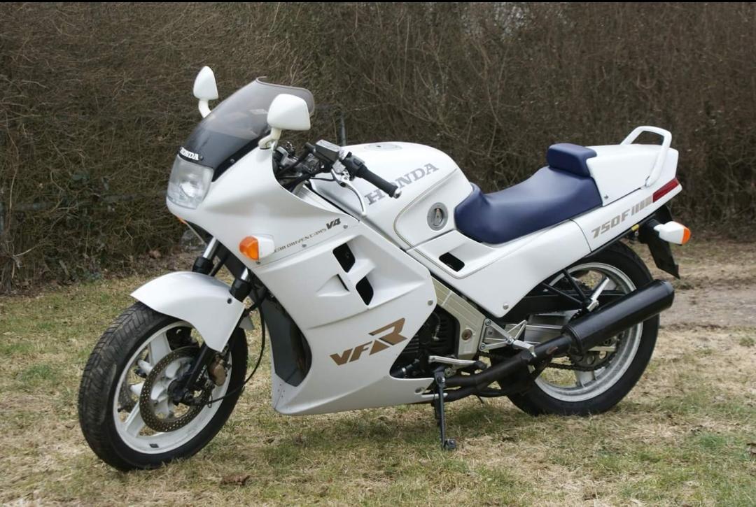Honda ( SOLGT ) VFR 750 RC24 billede 8