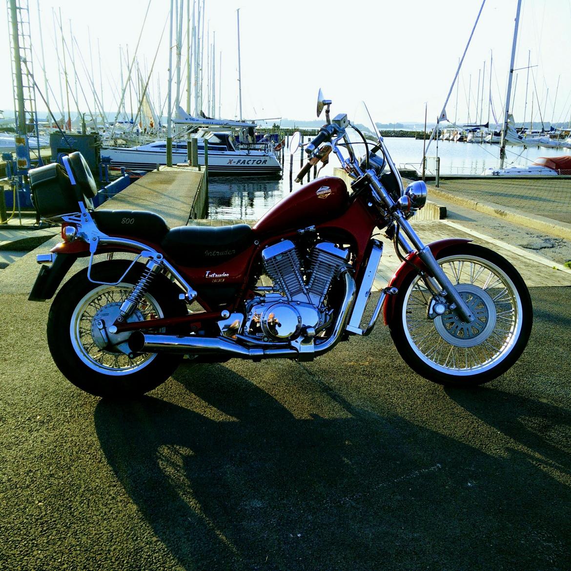 Suzuki Intruder VS800 billede 2