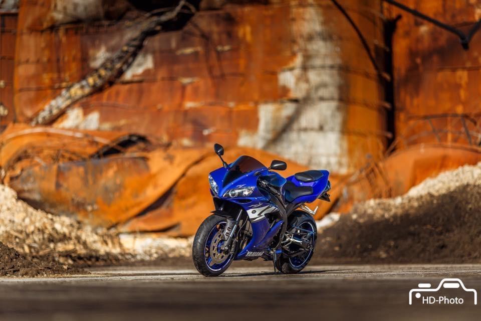 Yamaha R1 billede 1