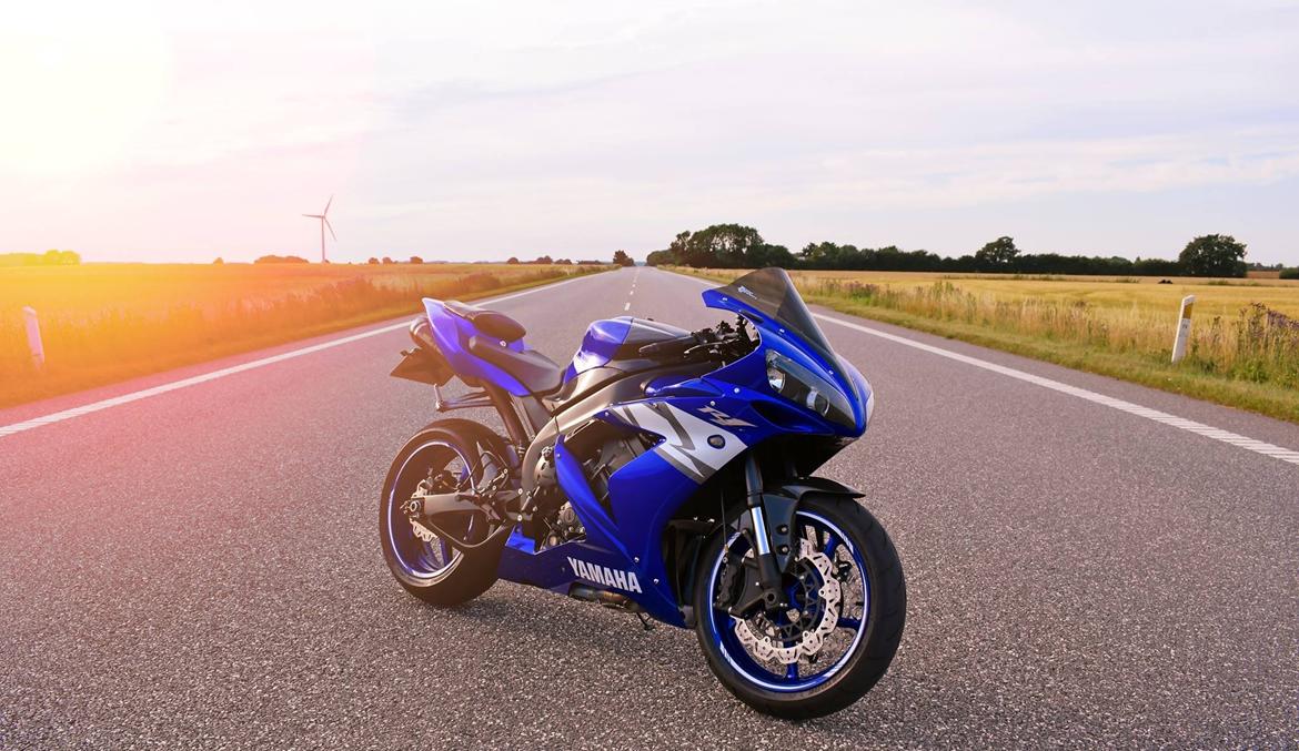Yamaha R1 billede 10