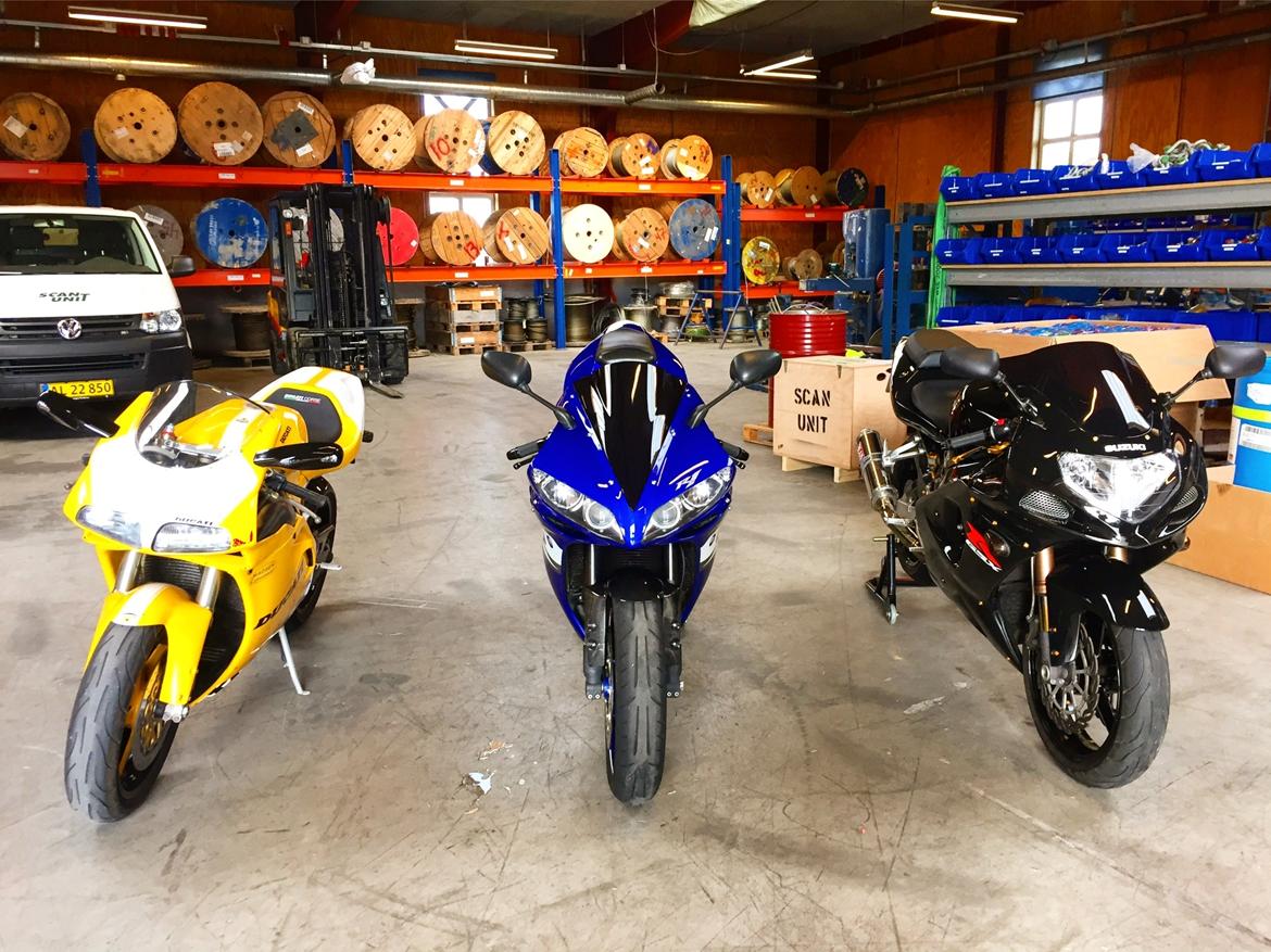 Yamaha R1 billede 21