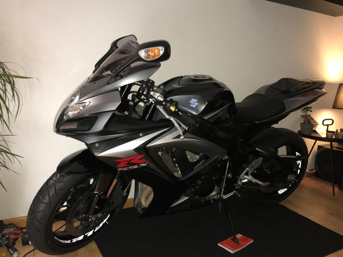 Suzuki Gsxr 750 K7 billede 15