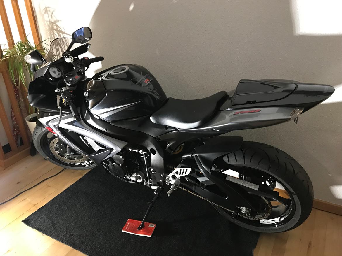 Suzuki Gsxr 750 K7 billede 13