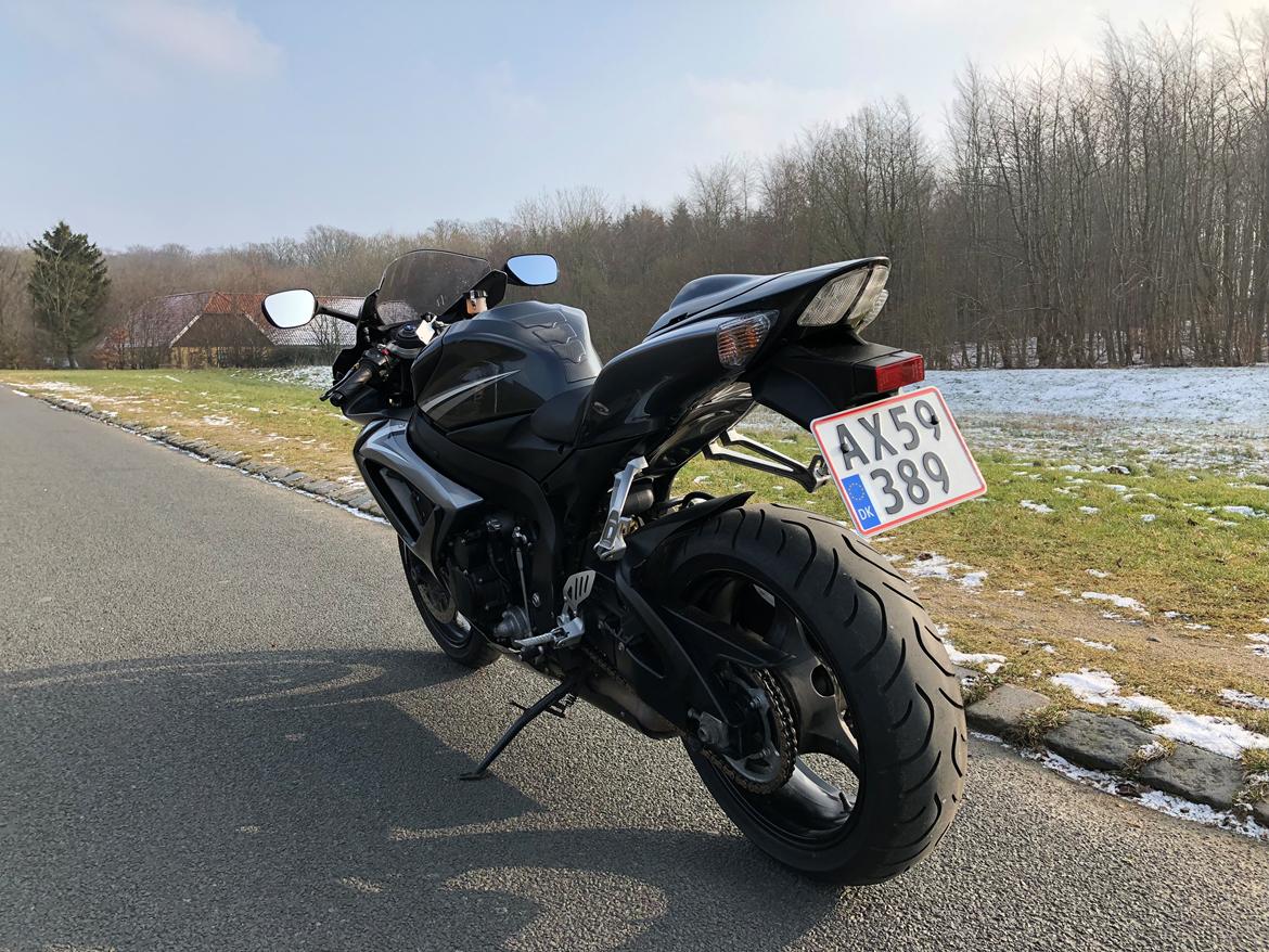 Suzuki GSXR 750 K7 billede 4