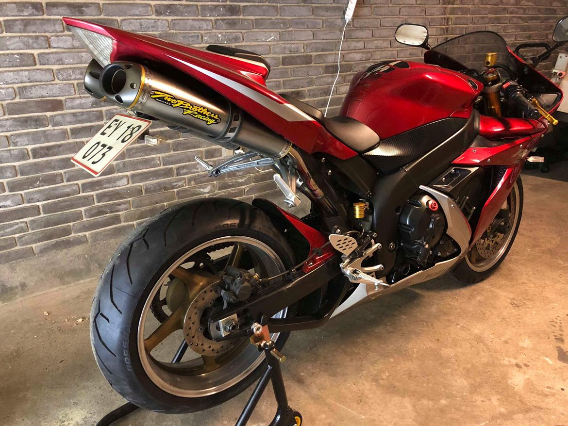 Yamaha YZF R1 billede 2