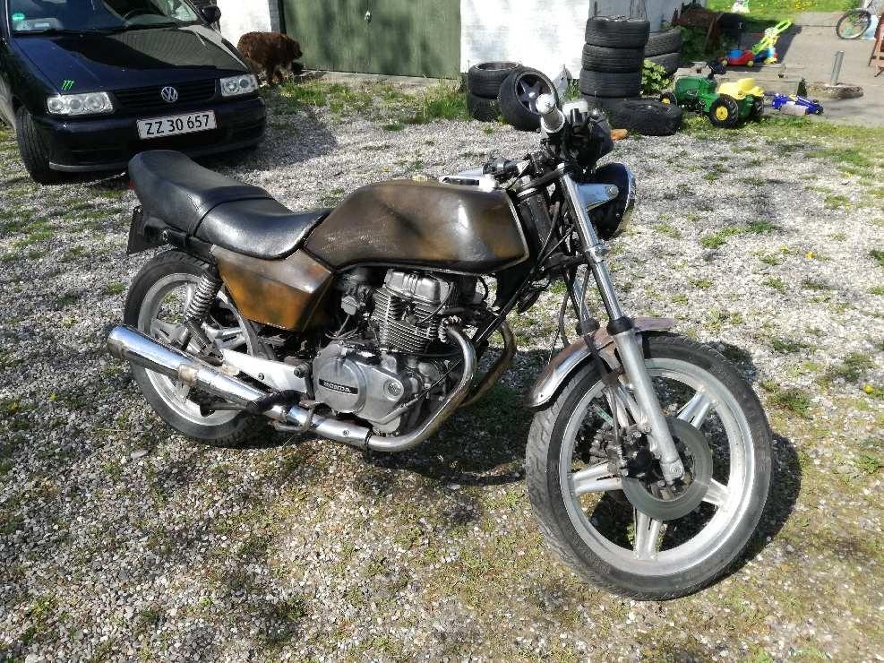 Honda Cb 400 N bliver ombygget til model N. SPORT billede 4