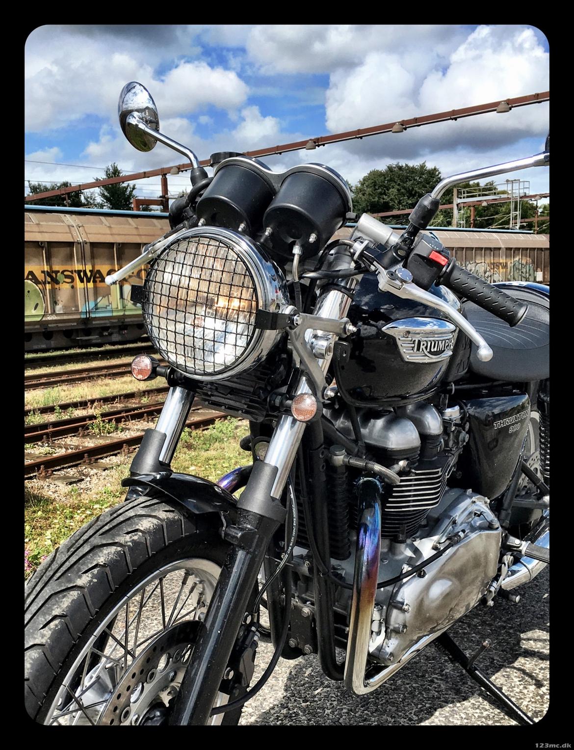 Triumph Thruxton 900 billede 1