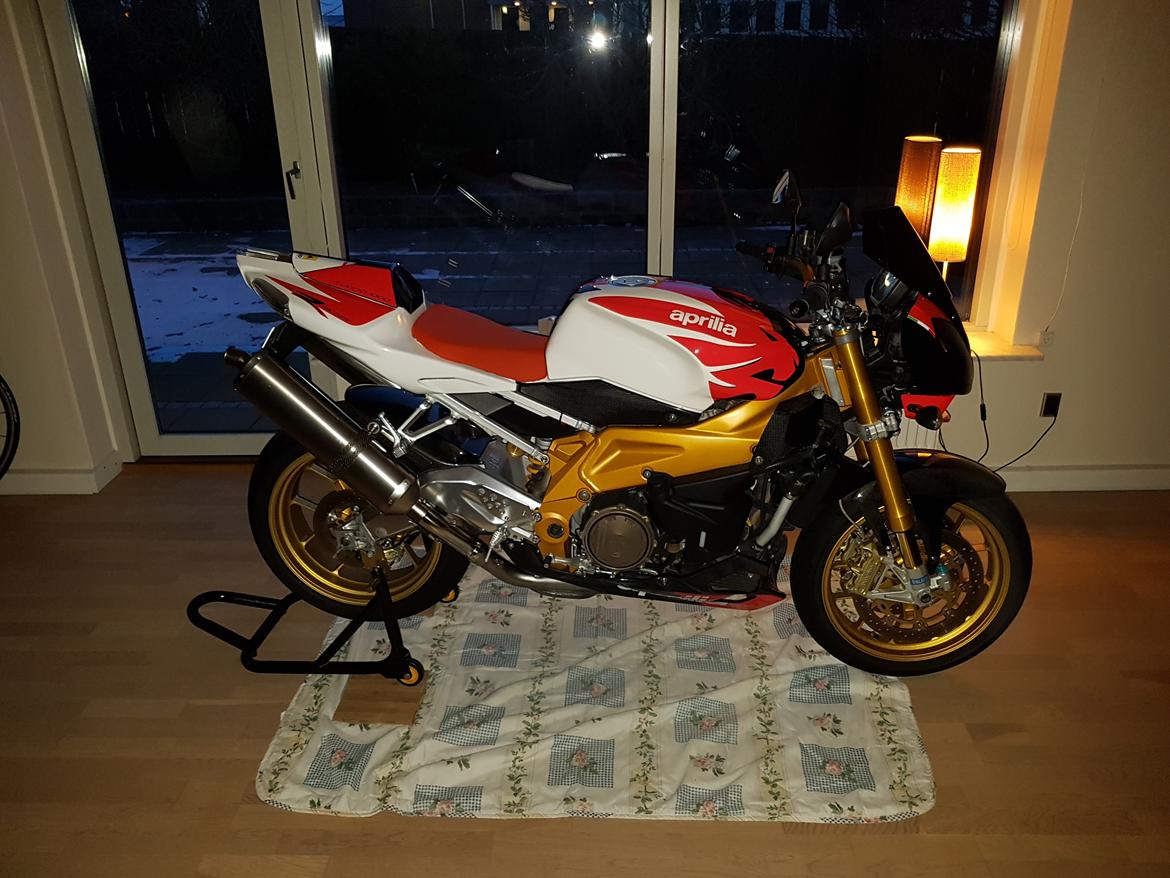 Aprilia Tuono Factory billede 7