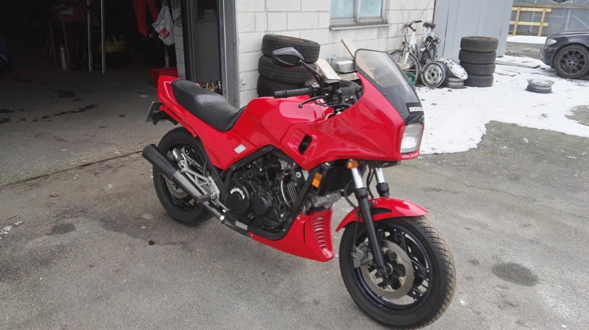 Honda VF1000F (Solgt) billede 1