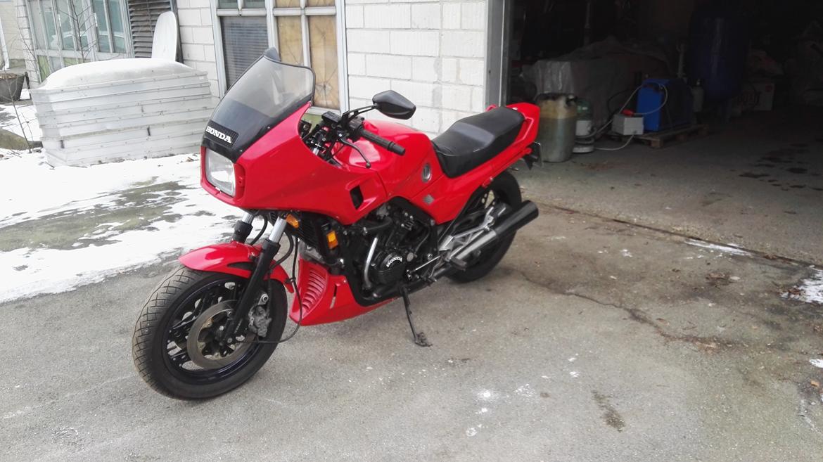 Honda VF1000F (Solgt) billede 3