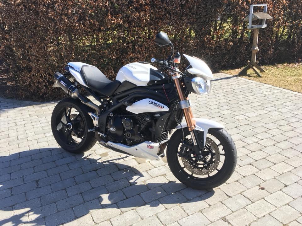 Triumph Speed Triple 1050 billede 1